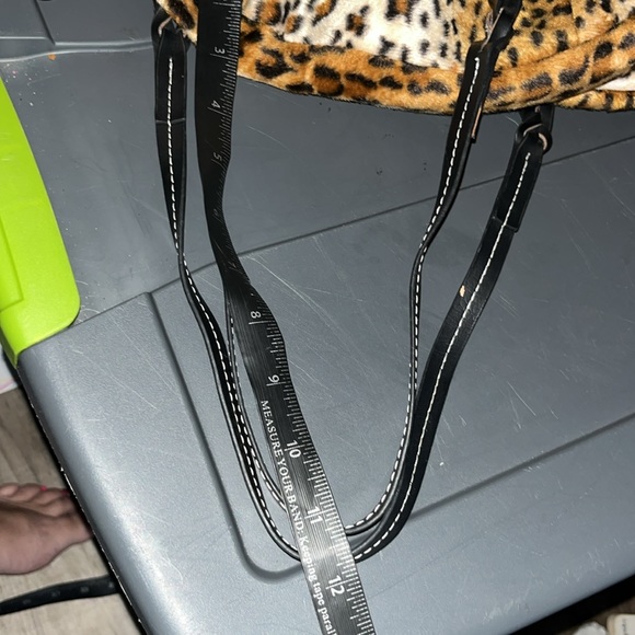 Fun in leopard bag! - Picture 4 of 5